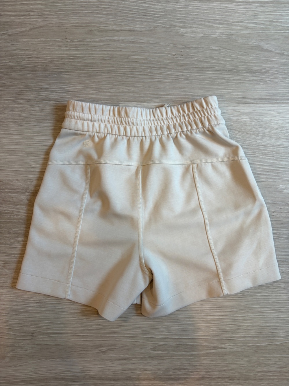 Lululemon Women’s Ivory Softstreme High-Rise 4” Short - 0 - Picture 2 of 7